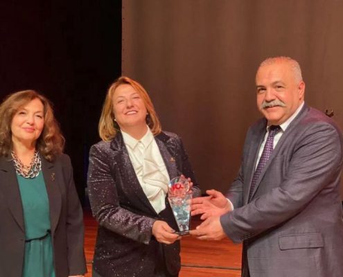 Yükselen Kadın Ödüllerinin Sahibi Yasemin Bulut Oldu